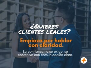 Quieres clientes leales, empieza a hablar con claridad la confianza no se exige se construye con comunicacion clara, dos personas hombre y mujer saludando y comunicándose